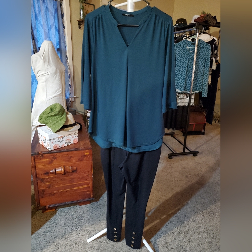 Valolia Blue Pullover M
